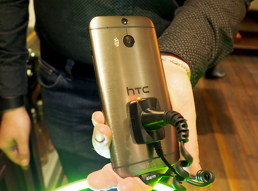 Флагманский смартфон HTC One (M8): первое знакомство