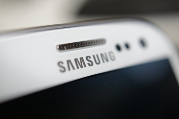 Корпус флагмана Samsung Galaxy S6 будет стеклянным, а не металлическим