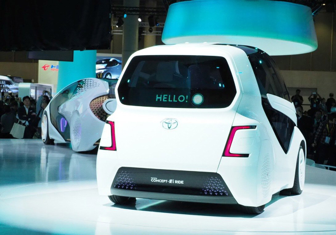 Concept-i: Toyota показала электромобиль будущего