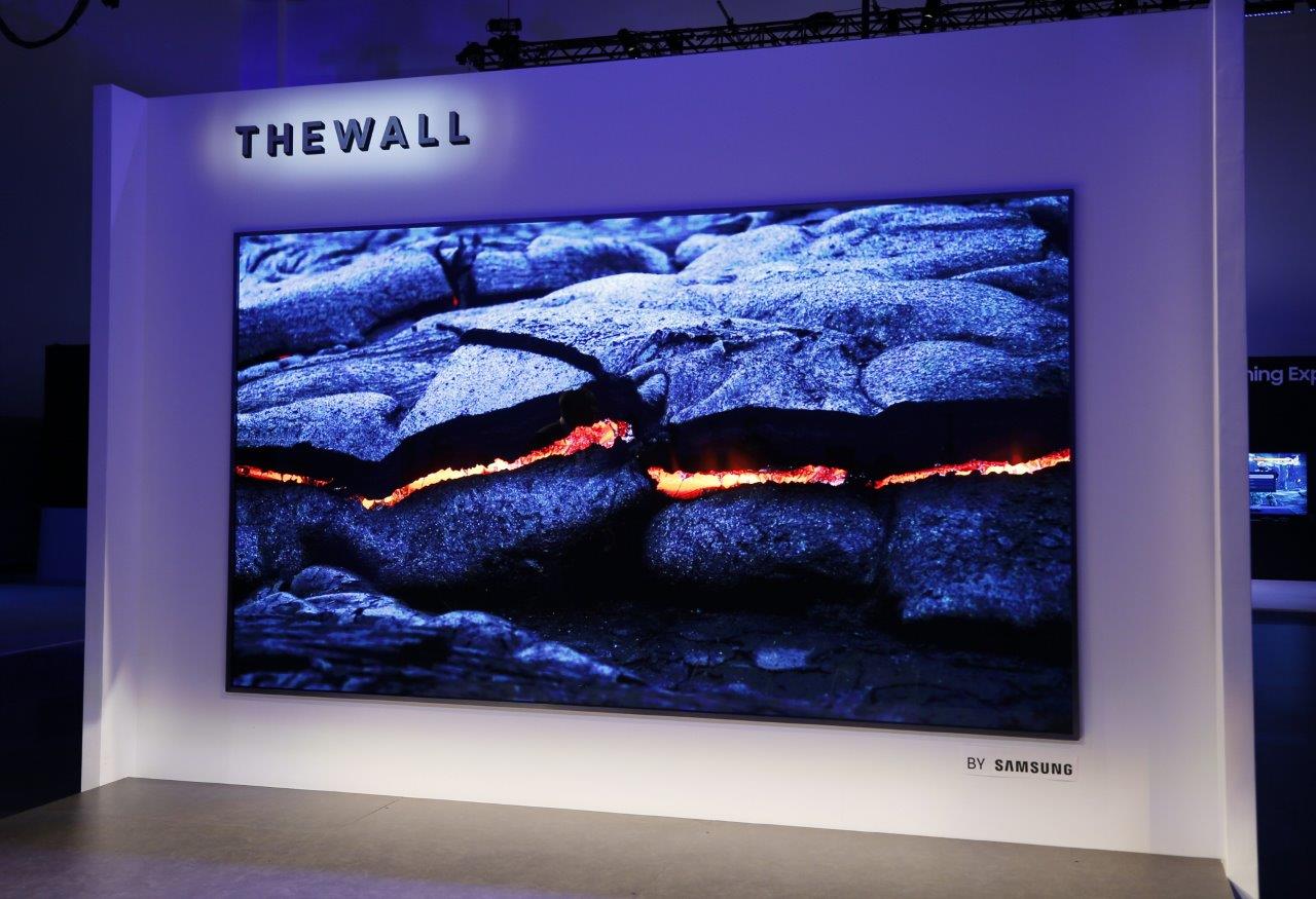 Samsung представила первый в мире 146-дюймовый модульный телевизор