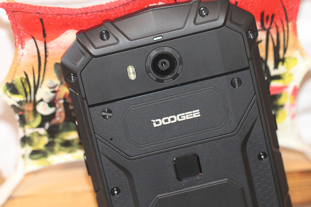Обзор DOOGEE S60 Lite: защищенный корпус, беспроводная зарядка и NFC
