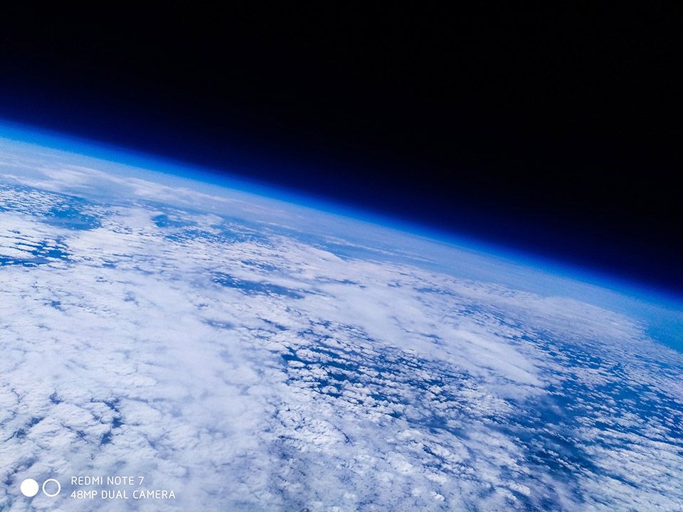 Xiaomi Redmi Note 7 сделал снимки Земли из космоса