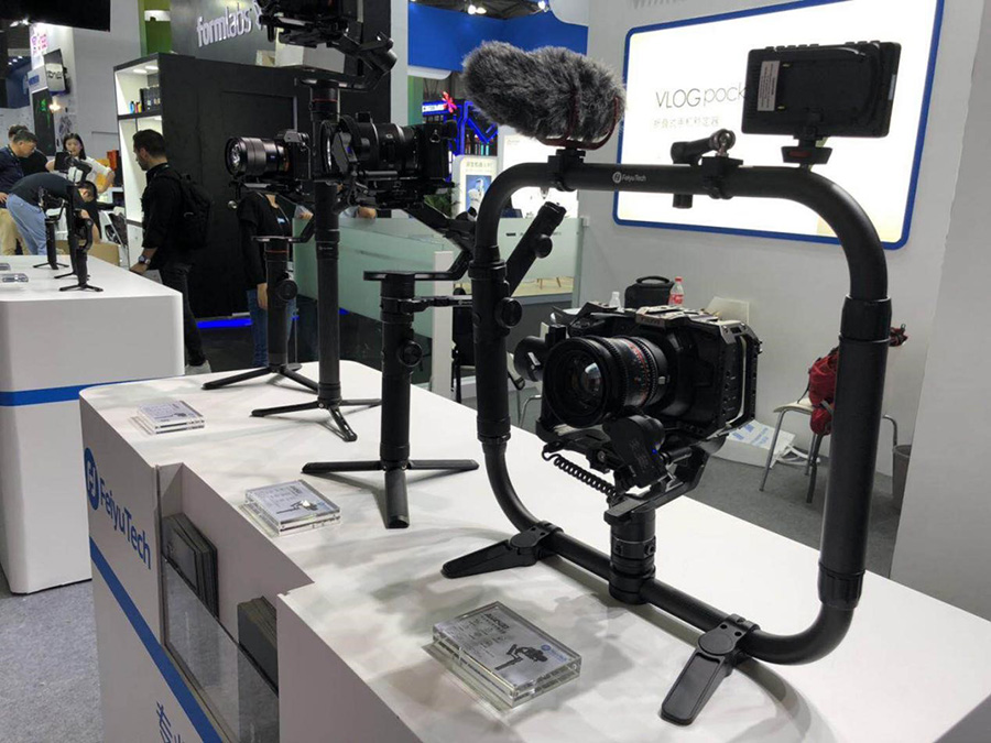 FeiyuTech AK4500: новый трехосевой стабилизатор для камер с заявленной нагрузкой до 4.6 кг