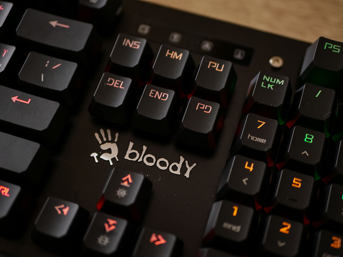 A4Tech B885N Bloody: сбалансированная игровая клавиатура на оптических переключателях