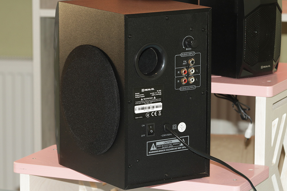 Обзор REAL-EL M-350: качественная акустика 2.1 с диодной подсветкой по цене наушников
