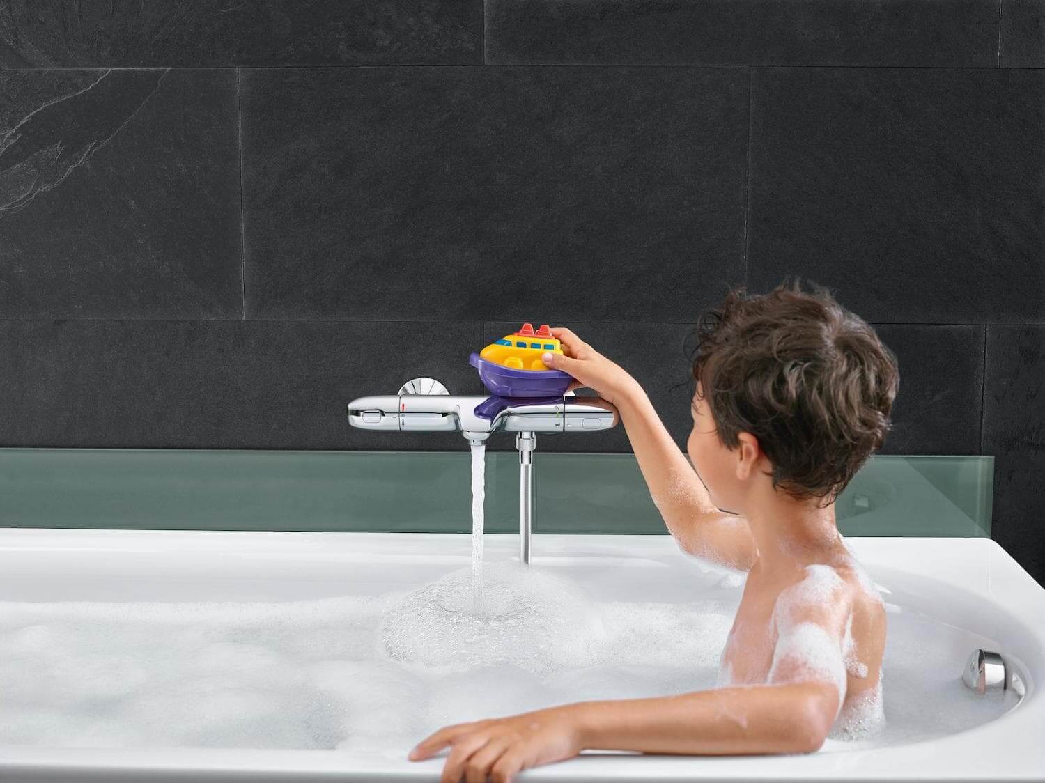 Современные технологии в ванной: смесители с термостатом