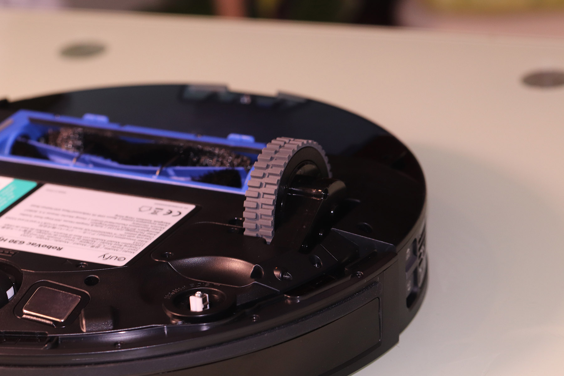 Обзор робота-пылесоса Eufy RoboVac G30 Hybrid – уберет с умом!