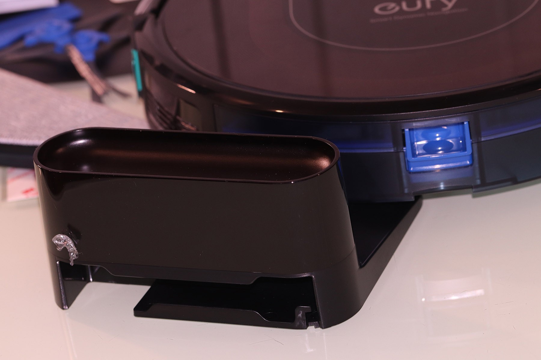 Обзор робота-пылесоса Eufy RoboVac G30 Hybrid – уберет с умом!